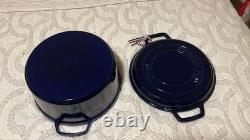 Staub Cast Iron 7qt, Round, Dutch Oven, Grill -Dark blue