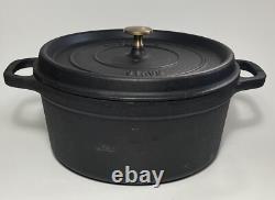 Staub Cast Iron Dutch Oven 4Qt Round La Cocotte Matte Black # 26 France