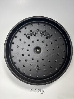 Staub Cast Iron Dutch Oven 4Qt Round La Cocotte Matte Black # 26 France