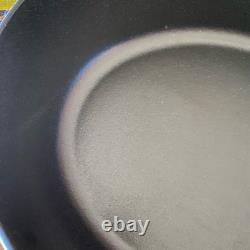 Staub Cast Iron Shallow Wide Oval Dutch Oven Bunny Knob Citron Yellow 6.25 Qt