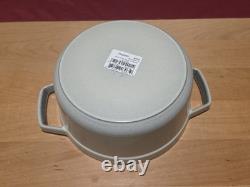 Staub Cast Irone 2.75 qt, Round, Dutch Oven, White Truffle