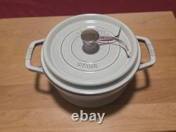 Staub Cast Irone 2.75 qt, Round, Dutch Oven, White Truffle