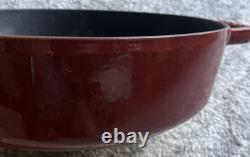 Staub La Cocotte #29 4 Qt. Oval Red Enamel Cast Iron Pot/Dutch Oven Staub La Cocotte #29 4 Qt. Oval Red Enamel Cast Iron Pot/Dutch Oven
