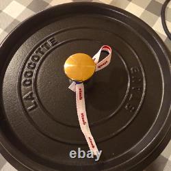 Staub La Cocotte Round Cast Iron Enamel 4 qt Dutch Oven/Cocotte Black Lid
