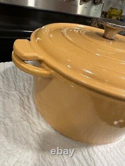 VINTAGE Cast Iron Round Enamel 5 Qt Dutch Oven With Lid Made In France Staub