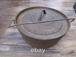 VINTAGE G. T. Glascock & Son Greensboro, NC 10 Cast Iron Dutch Oven with Handle