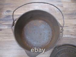 VINTAGE G. T. Glascock & Son Greensboro, NC 10 Cast Iron Dutch Oven with Handle