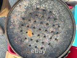 VTG Griswold #8 Cast Iron Dutch Oven with lid, barn fresh Spikes