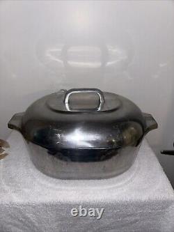 Vintage 1960s Wagner Ware Magnalite 4265-P Roaster Dutch Oven with trivet