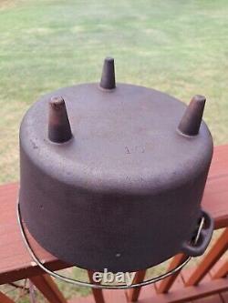 Vintage 3 High LEGGED CAST IRON POT DUTCH OVEN With LID BSR century Series 10
