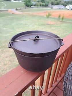 Vintage 3 High LEGGED CAST IRON POT DUTCH OVEN With LID BSR century Series 10