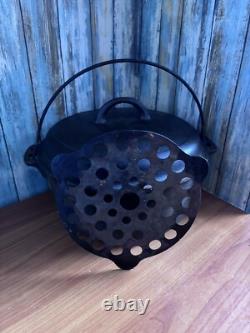 Vintage 5 Qt Cast Iron Dutch Oven No. 8 Self Basting Lid 1278 and Trivet r2s2