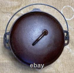 Vintage #8-B Cast Iron Dutch Oven with Lid Bail Wire Handle 10 1/4 Pour Spout