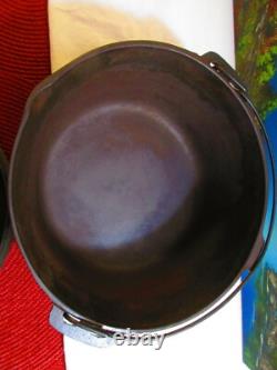 Vintage Birmingham Stove Cast Iron Dutch Oven No 8 USA 10-5/8 with Lid Ref N22