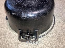 Vintage Cast Iron Griswold No. 6 Dutch Oven 2605 with Griswold Logo Lid Nice Shape