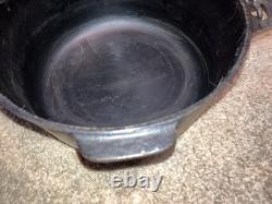 Vintage Cast Iron Griswold No. 6 Dutch Oven 2605 with Griswold Logo Lid Nice Shape
