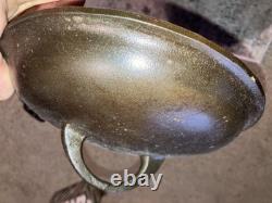 Vintage Cast Iron Griswold No. 6 Dutch Oven 2605 with Griswold Logo Lid Nice Shape