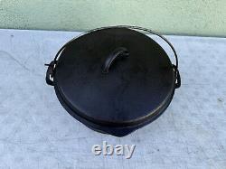 Vintage Cast Iron Wagner Ware Sidney -O- 1268 J Dutch Oven with Lid 10 Excellent