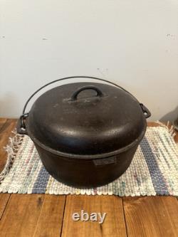 Vintage Favorite Cast Iron No. 10 E Dutch Oven 12 Bail Handle High Dome Lid