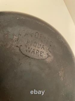 Vintage Favorite Piqua Ware Cast Iron Dutch Oven 8 c With Lid & Handle