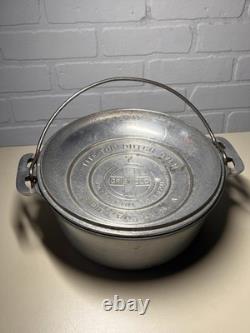 Vintage Griswold #7 Tite-Top Cast Alumimum Dutch Oven withLid & Handle A463 1/2 N