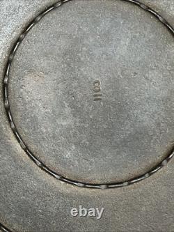 Vintage Griswold #8 Slant Logo 5 Quart Cast Iron Dutch Oven with Lid / Antique