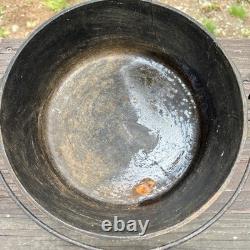 Vintage Griswold Erie No 9 Cast Iron Dutch Oven 2552 Lid Bail Handle. FOR REPAIR