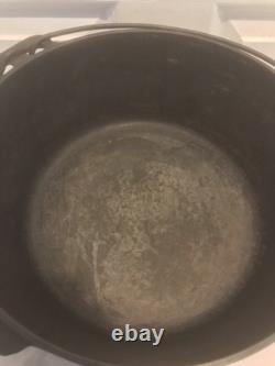 Vintage Griswold Erie PA 1920 No. 9 Cast Iron Tite Top Dutch Oven 834B with Lid