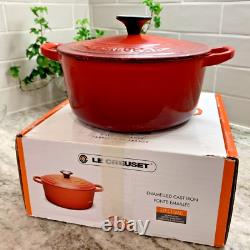 Vintage Le Creuset France 18 cm, 2 Qt Enamel Cast Iron Round Dutch Oven Red