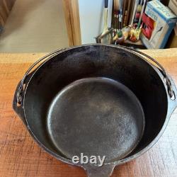 Vintage Lodge No. 8 Cast Iron Dutch Oven With Lid