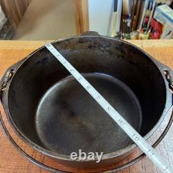 Vintage Lodge No. 8 Cast Iron Dutch Oven With Lid