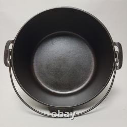 Vintage Ozark St Louis MO Union Made No 8 Cast Iron Dutch Oven with Lid