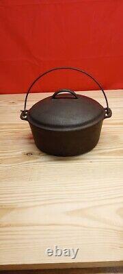 Vintage WAGNER CAST IRON Dutch Oven with lid unmarked #8z Sidney-o-series