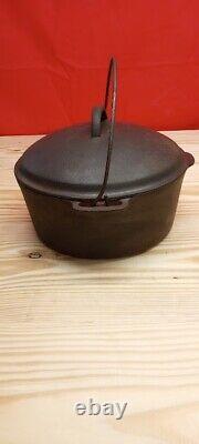 Vintage WAGNER CAST IRON Dutch Oven with lid unmarked #8z Sidney-o-series