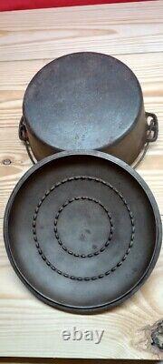 Vintage WAGNER CAST IRON Dutch Oven with lid unmarked #8z Sidney-o-series