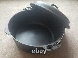 Vintage Wagner Ware #8 Cast Iron Dutch Oven withGriswold Dome Lid 1280A