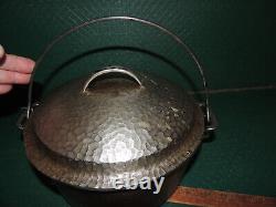 Vintage Wagner Ware H. S. 1268 No. 8 Hammered Nickel Plated Cast Iron Dutch Oven
