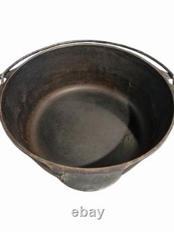 Vtg Griswold No 8 Dutch Oven Self Basting Lid Sits Flat