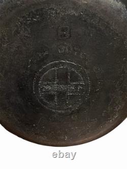 Vtg Griswold No 8 Dutch Oven Self Basting Lid Sits Flat