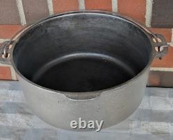 Wagner Ware Sidney -o- Dutch Oven 1268j Lid bail