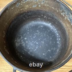 2 Casseroles en fonte émaillée Lodge à bords festonnés rares combo des années 1940 avec 1 couvercle se posent à plat