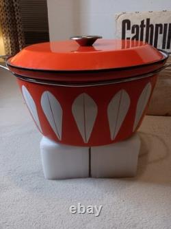 CATHERINEHOLM Vaisselle en émail Rouge Blanc Lotus cocotte 12,5 Dutch oven avec couvercle boîte d’origine