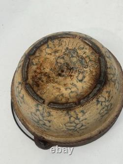 C. 1905 McCoy Vaisselle de Cuisine Néerlandaise en Éponge Faitout en Céramique avec Couvercle Ligné en Bleu