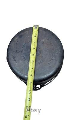Casserole en fonte Griswold # 8 des années 1930 avec couvercle, poignée en fil, auto-arrosage, couvercle hermétique
