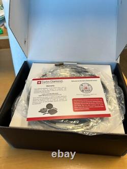 Casserole en fonte revêtue antiadhésive Swiss Diamond 9.5 avec couvercle en verre SDP31 dans une boîte de vente au détail