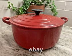 Cocotte Le Creuset VTG n°24 en fonte rouge avec couvercle 4,5 L. Fabriquée en France.