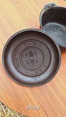 'Cocotte antique Griswold en fonte n°7 avec logo incliné'