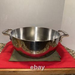 Cocotte en acier inoxydable All-Clad D33 de 5,5 qt avec couvercle en dôme