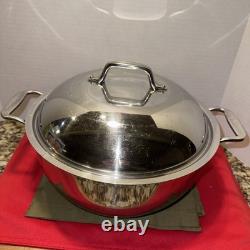 Cocotte en acier inoxydable All-Clad D33 de 5,5 qt avec couvercle en dôme