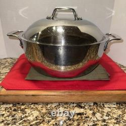 Cocotte en acier inoxydable All-Clad D33 de 5,5 qt avec couvercle en dôme